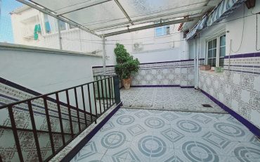 Casa adosada con terraza y garage Mérida Este (0)